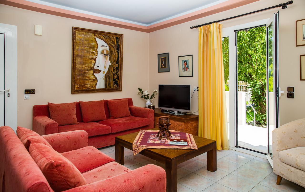 Eleana Villa Angouselianá Екстериор снимка